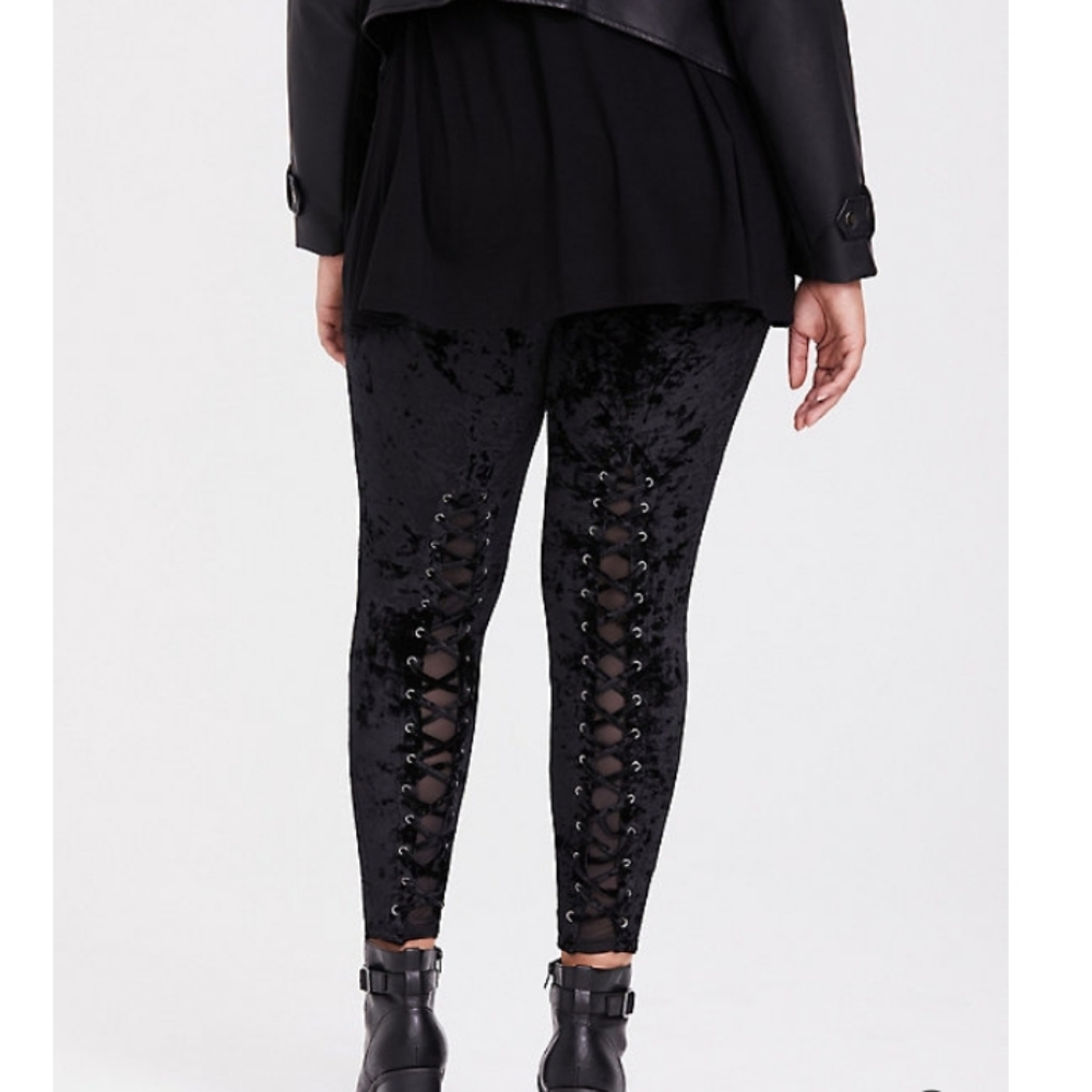Black Lattice Velvet Leggings